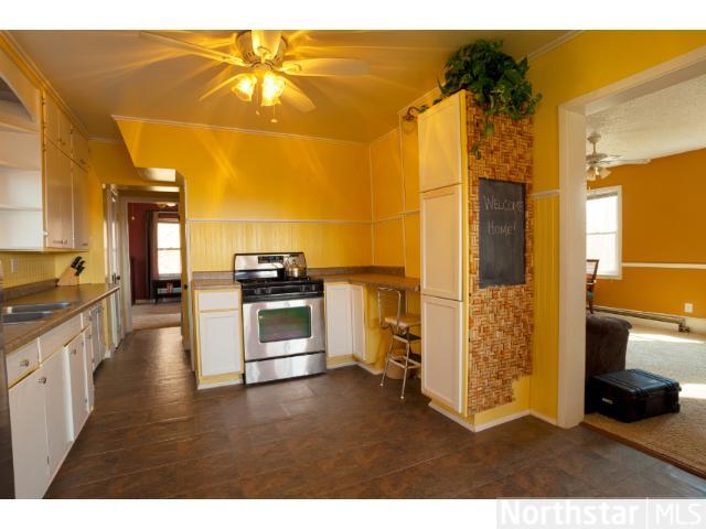 994 Walnut Ct, Chaska, MN 55318 photo 3