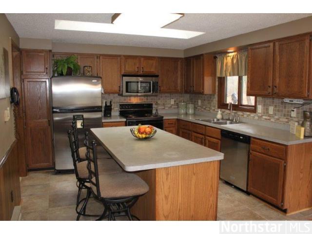 8425 Red Pine Cir, Baxter, MN 56425 photo 2