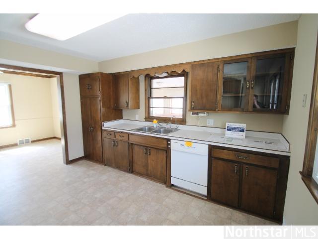 400 W 3rd St, Chaska, MN 55318 photo 5