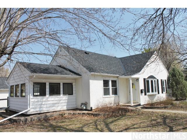 400 W 3rd St, Chaska, MN 55318 photo 2