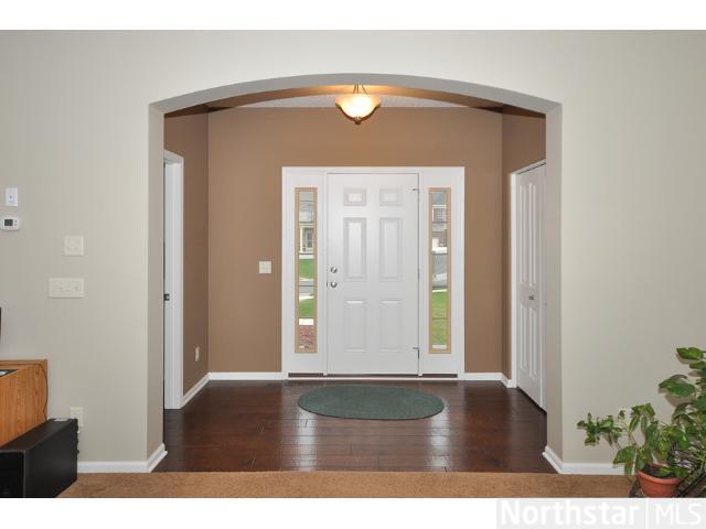 2013 Cobblestone Dr, Cologne, MN 55322 photo 2