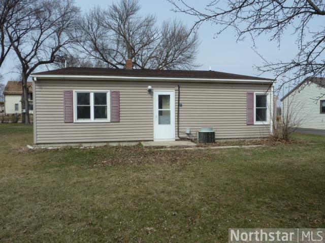 115 1st St E, Madison, MN 56256 photo 2