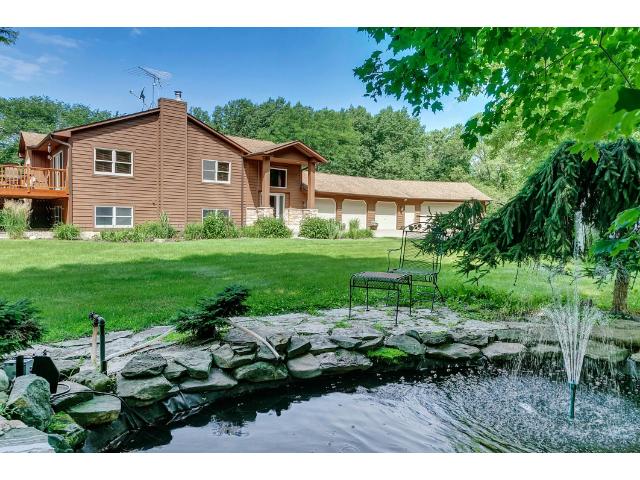 255 Plainview Dr, River Falls, WI 54022 photo 3