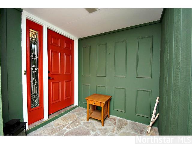 8108 Lea Rd, Bloomington, MN 55438 photo 2
