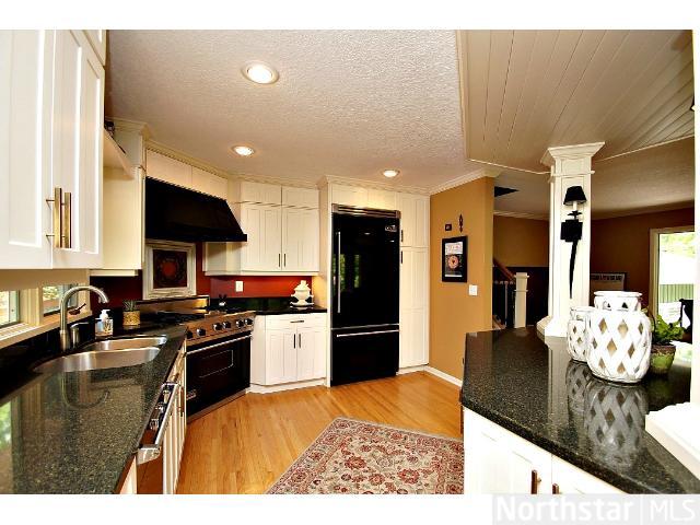 8108 Lea Rd, Bloomington, MN 55438 photo 4