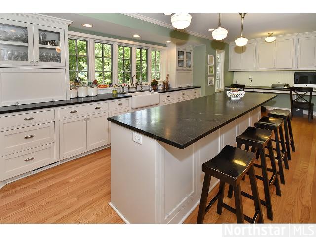 17955 Shavers Lake Dr, Wayzata, MN 55391 photo 2