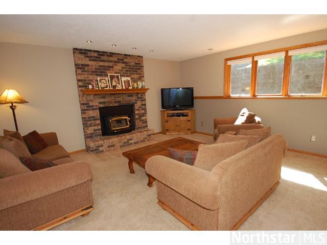 1484 Thomas Ln, Eagan, MN 55122 photo 9