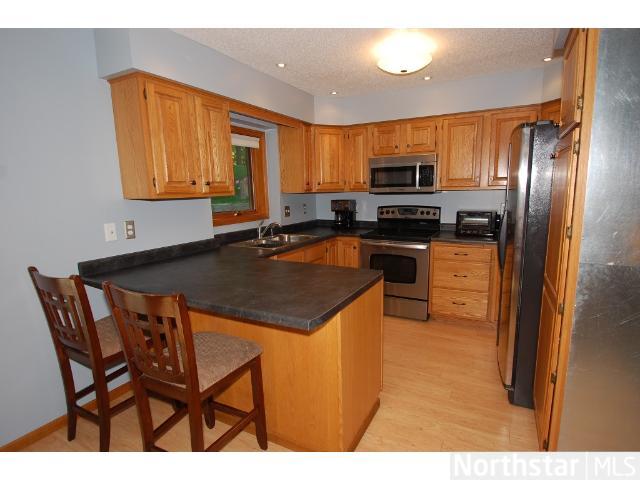 1484 Thomas Ln, Eagan, MN 55122 photo 3