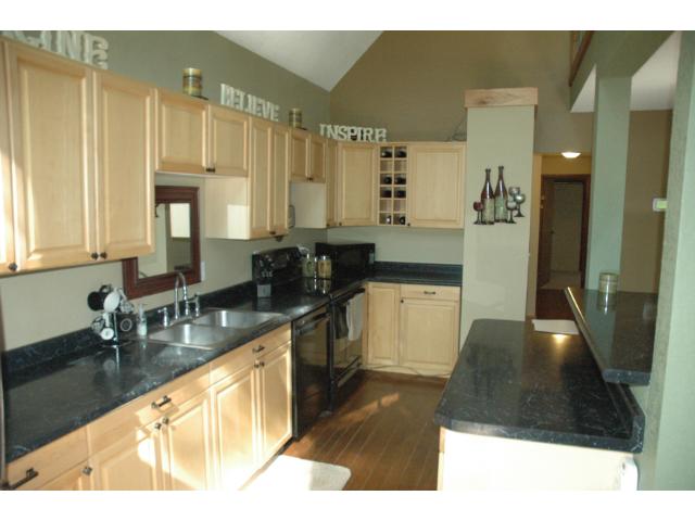 226 Plainview Dr, River Falls, WI 54022 photo 5