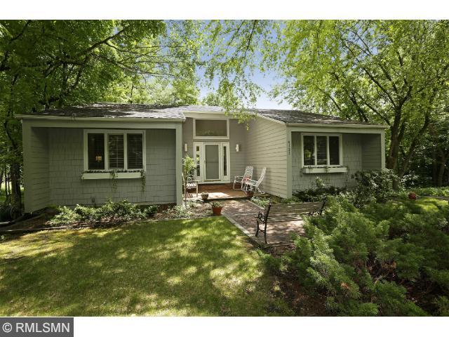 4127 Hillcrest Rd, Wayzata, MN 55391 photo 1