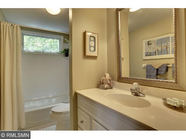 4127 Hillcrest Rd, Wayzata, MN 55391 photo 12