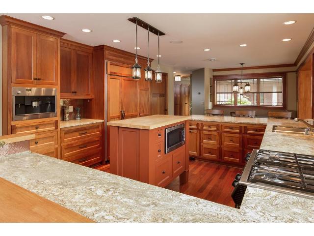 375 E Paddock Cir, Wayzata, MN 55391 photo 4