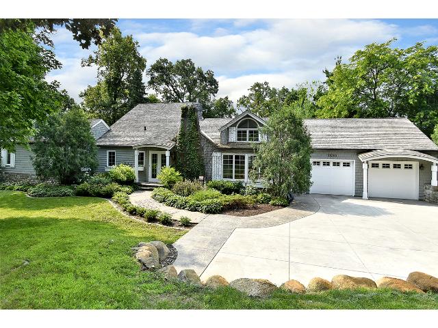 20365 Linden Rd, Excelsior, MN 55331 photo 2