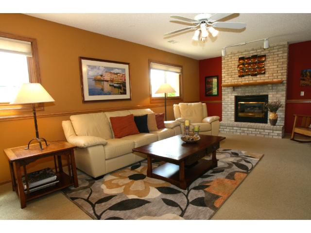1407 Cutters Ln, Eagan, MN 55122 photo 2