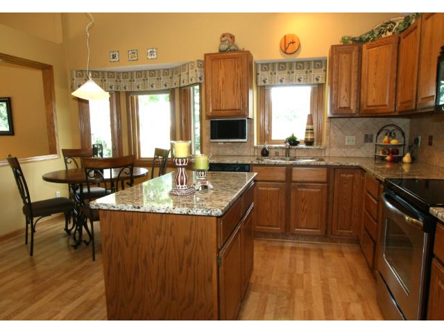 1407 Cutters Ln, Eagan, MN 55122 photo 3