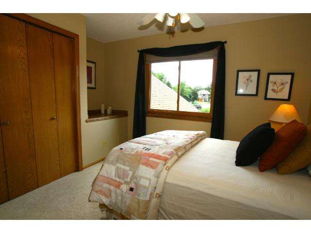 1407 Cutters Ln, Eagan, MN 55122 photo 14