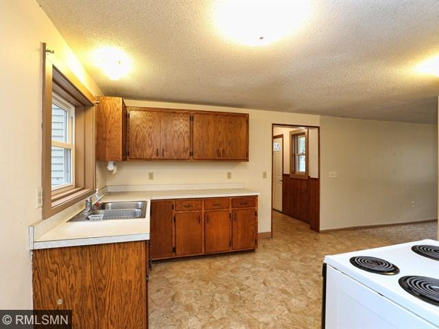 609 Spring St, River Falls, WI 54022 photo 3