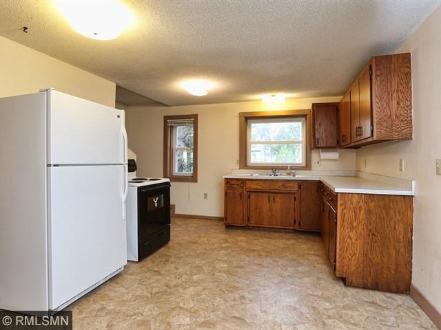 609 Spring St, River Falls, WI 54022 photo 2