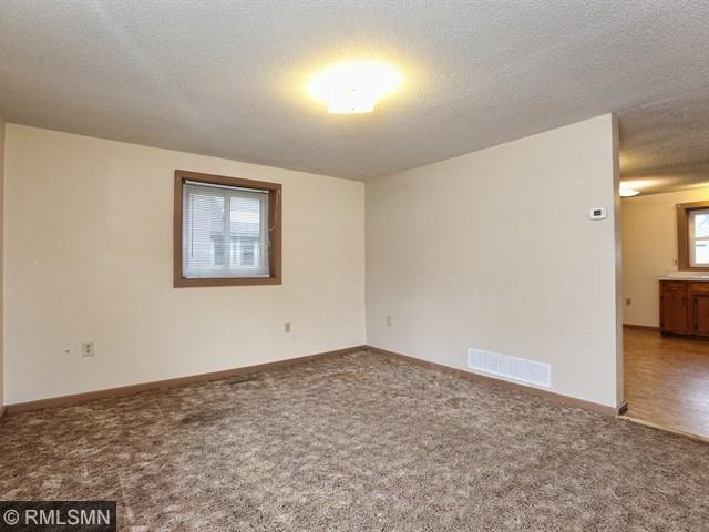 609 Spring St, River Falls, WI 54022 photo 4