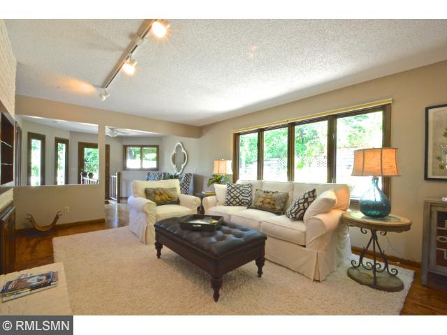 4635 Maple Hill Dr, Excelsior, MN 55331 photo 4