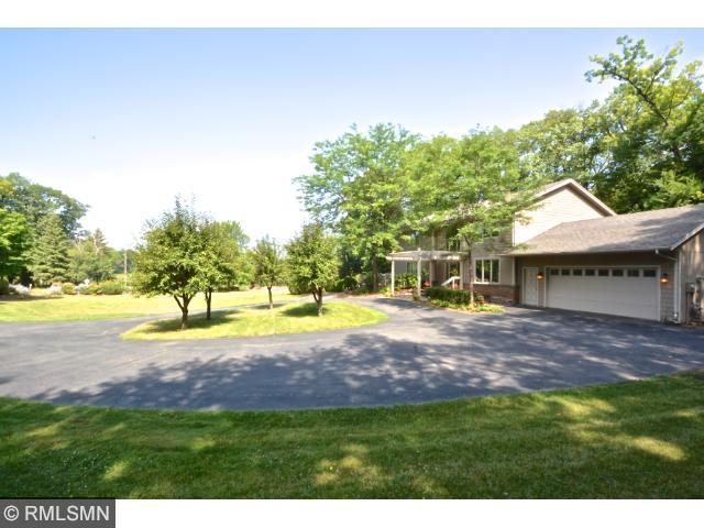 4635 Maple Hill Dr, Excelsior, MN 55331 photo 2
