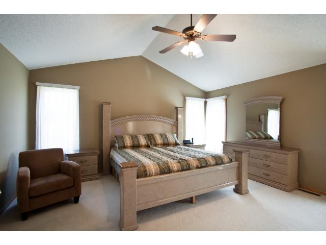 3748 Drumcliffe Ct, Rosemount, MN 55068 photo 11