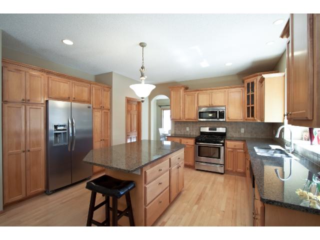 3748 Drumcliffe Ct, Rosemount, MN 55068 photo 4