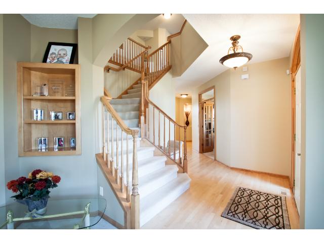 3748 Drumcliffe Ct, Rosemount, MN 55068 photo 2