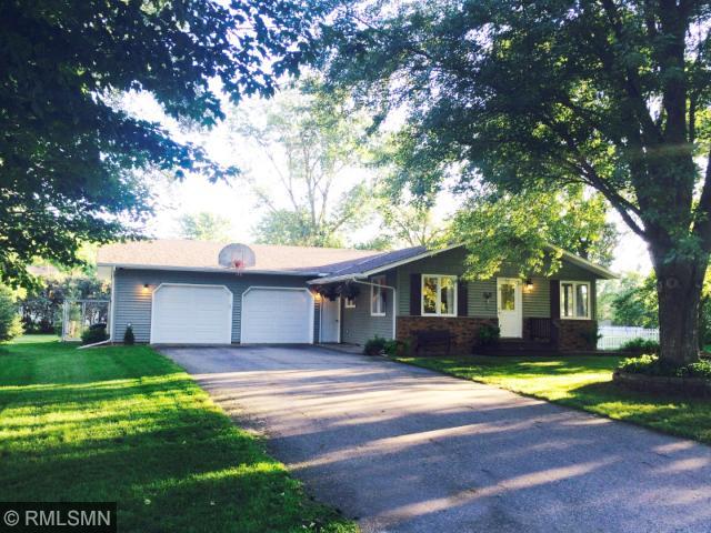 812 Clark Pl, Saint Cloud, MN 56301 photo 2