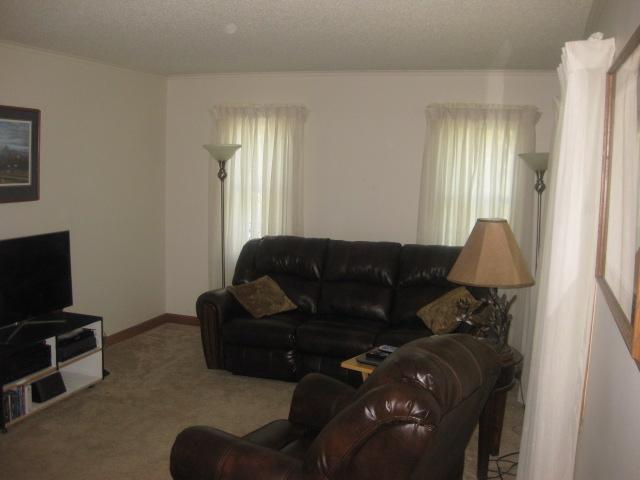1109 NW 6th St NW, Faribault, MN 55021 photo 9