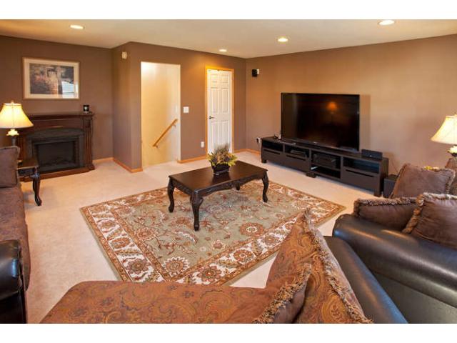 2025 Schoolmaster Dr, Chaska, MN 55318 photo 9