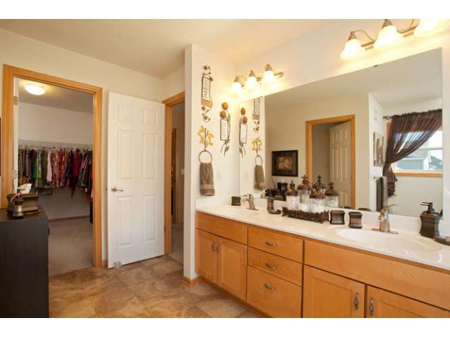 2025 Schoolmaster Dr, Chaska, MN 55318 photo 11