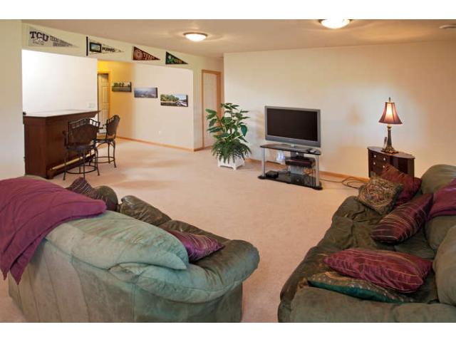 2025 Schoolmaster Dr, Chaska, MN 55318 photo 13