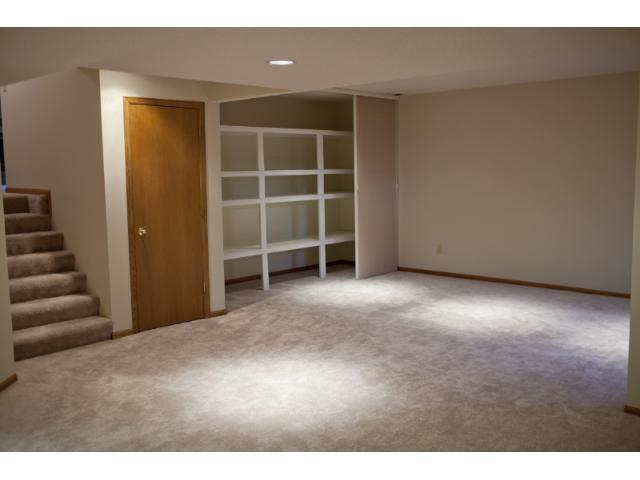 3627 Lakeview Trl, Eagan, MN 55122 photo 8