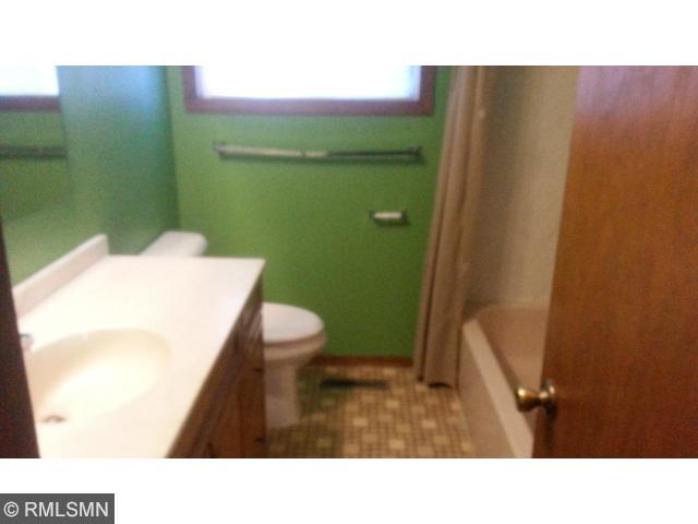 415 4th Ave SE, Milaca, MN 56353 photo 8