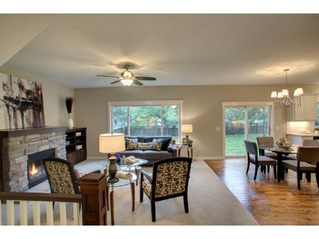 18545 Azure Rd, Wayzata, MN 55391 photo 2