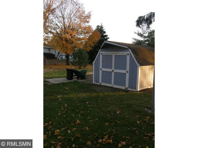 208 Crest Ct, Mayer, MN 55360 photo 3