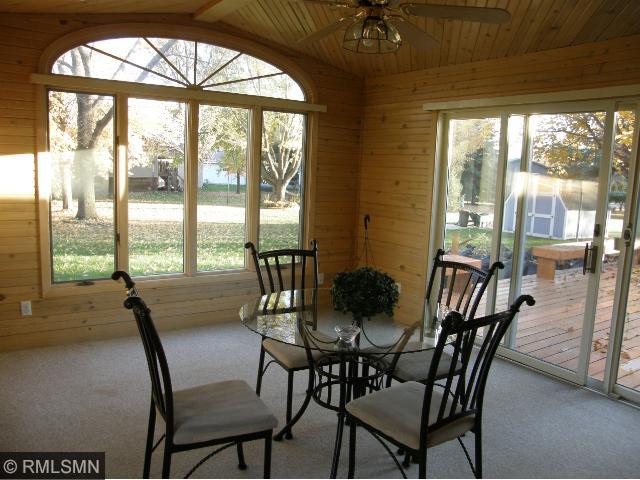 208 Crest Ct, Mayer, MN 55360 photo 8