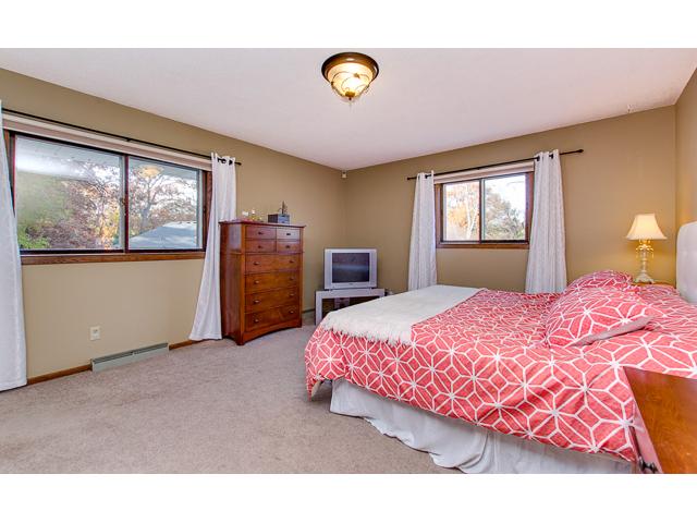 5438 Bald Eagle Blvd E, Saint Paul, MN 55110 photo 9