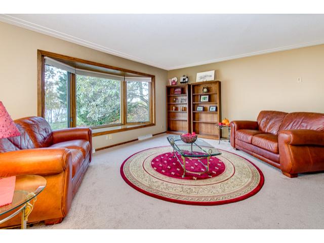 5438 Bald Eagle Blvd E, Saint Paul, MN 55110 photo 2