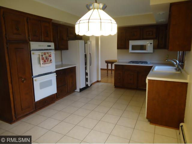 2075 Greenbrier St N, Saint Paul, MN 55117 photo 5
