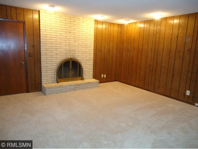 2075 Greenbrier St N, Saint Paul, MN 55117 photo 10