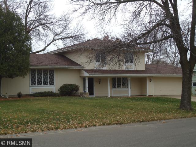 2075 Greenbrier St N, Saint Paul, MN 55117 photo 1
