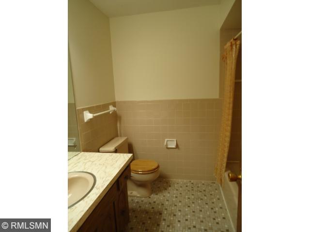 2075 Greenbrier St N, Saint Paul, MN 55117 photo 17
