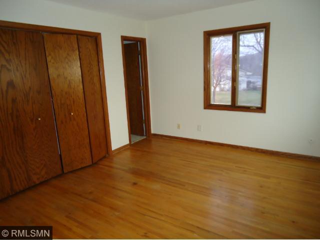 2075 Greenbrier St N, Saint Paul, MN 55117 photo 12