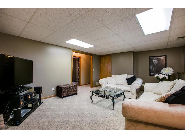 975 Northview Park Rd, Eagan, MN 55123 photo 12