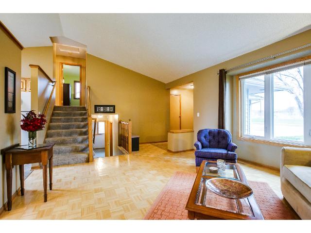 975 Northview Park Rd, Eagan, MN 55123 photo 2