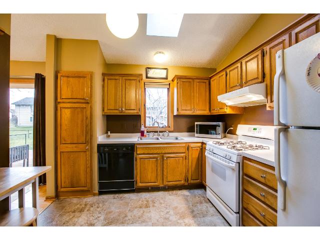 975 Northview Park Rd, Eagan, MN 55123 photo 4