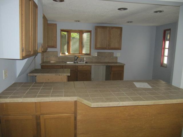 413 1st St E, Jordan, MN 55352 photo 4