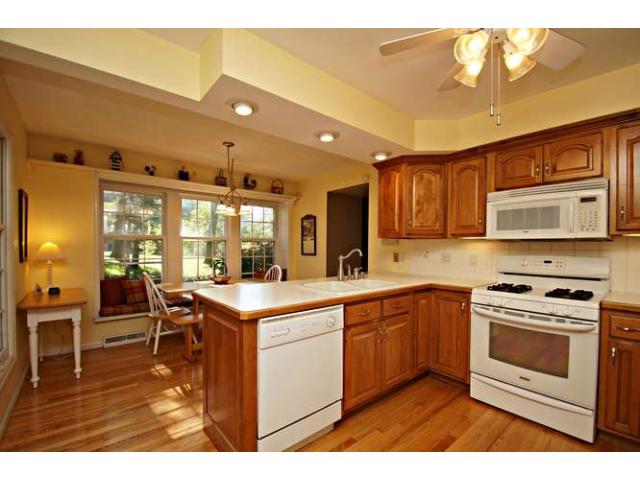 8701 Walton Oaks Dr, Minneapolis, MN 55438 photo 7